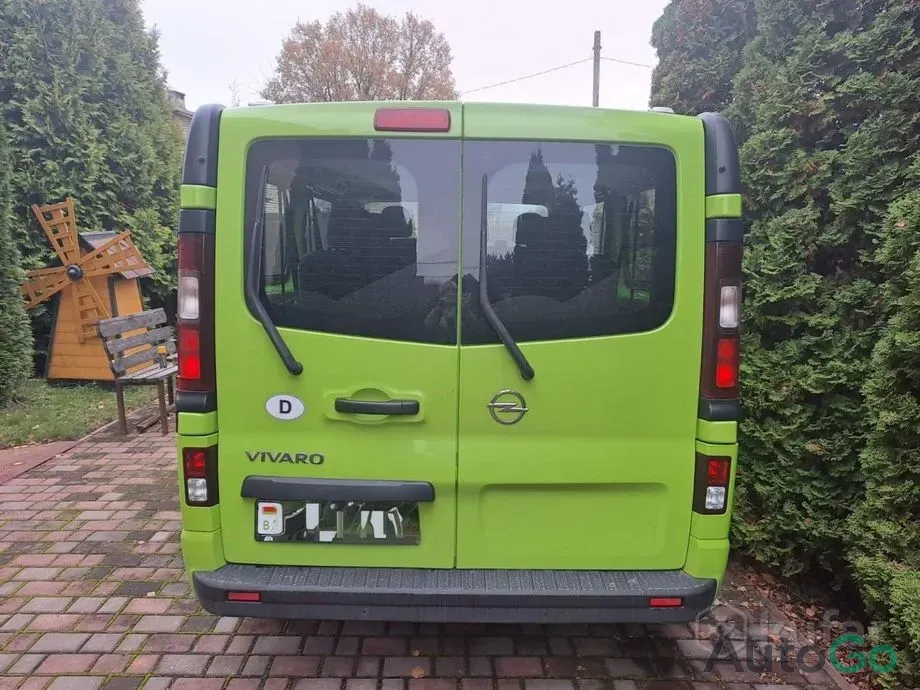  Vivaro B