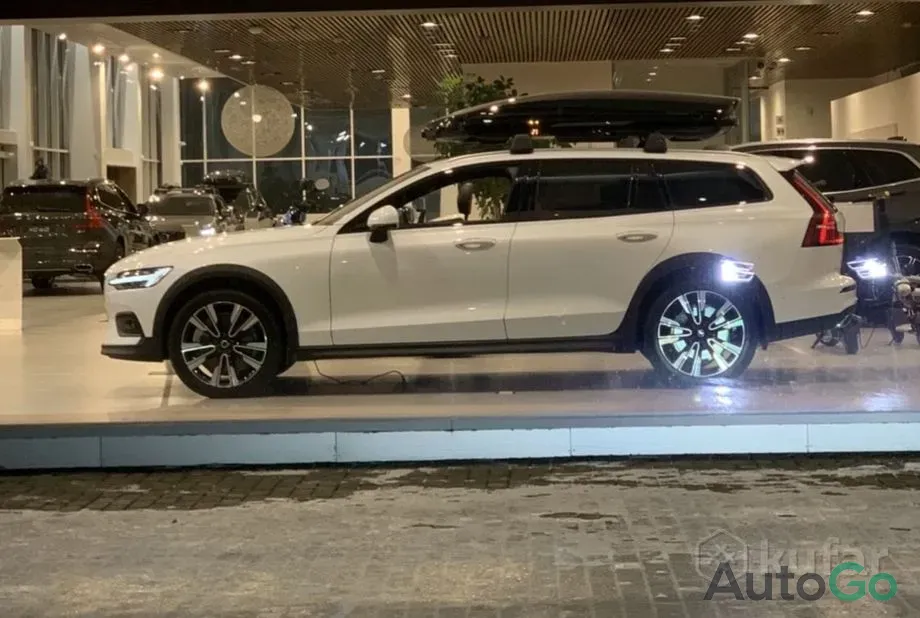 Продажа Volvo V60 Cross Country II, 2020 г., Минск Минск - изображение 1