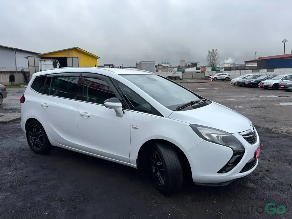  Zafira C