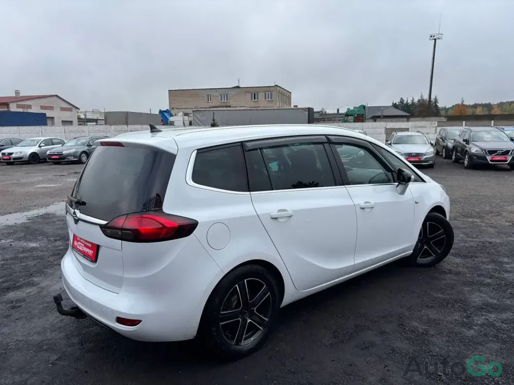  Zafira C