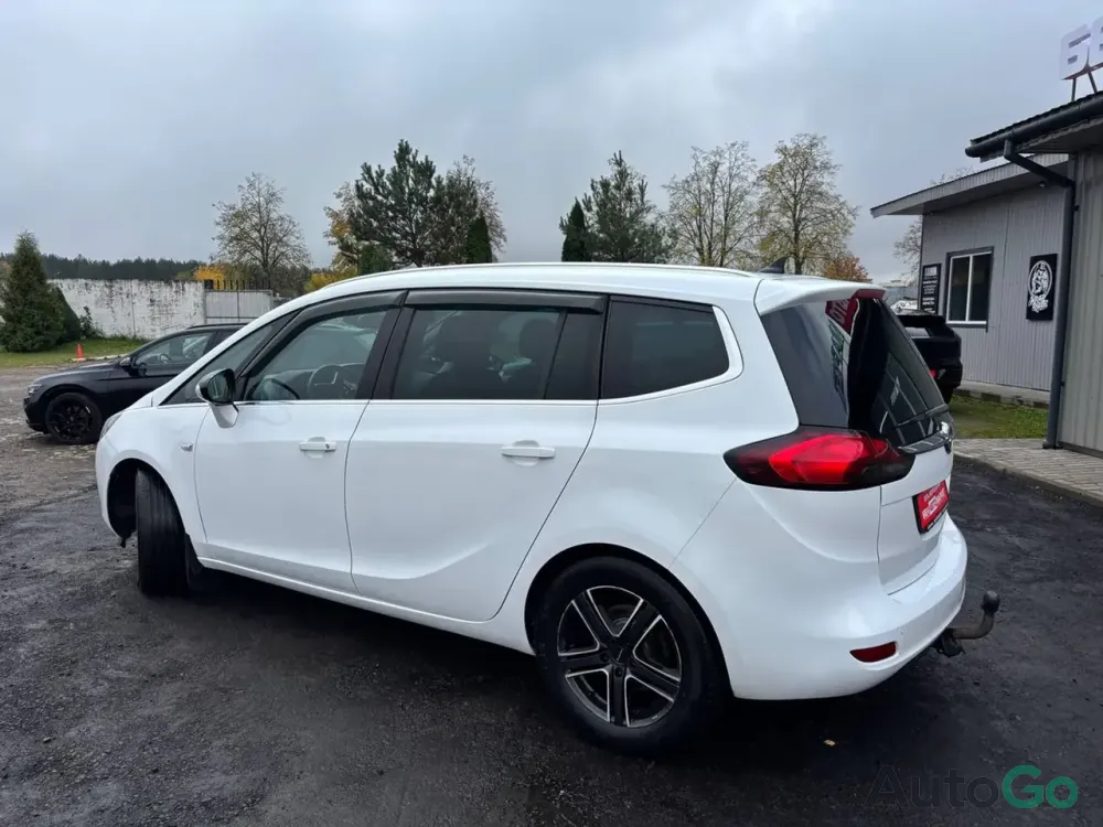  Zafira C