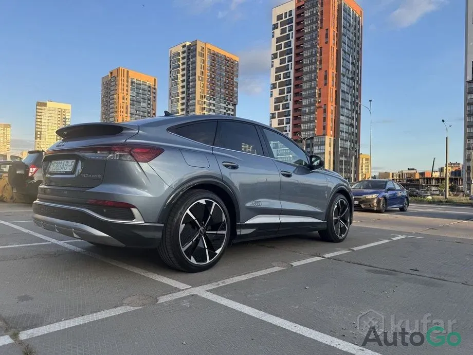  Q4 e-tron Sportback I