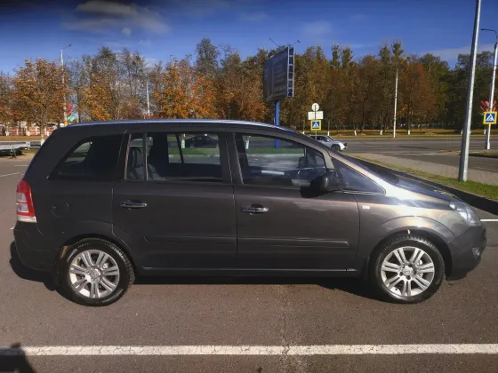 Продажа Opel Zafira (B) Рестайлинг, 2013 г., Бобруйск Бобруйск