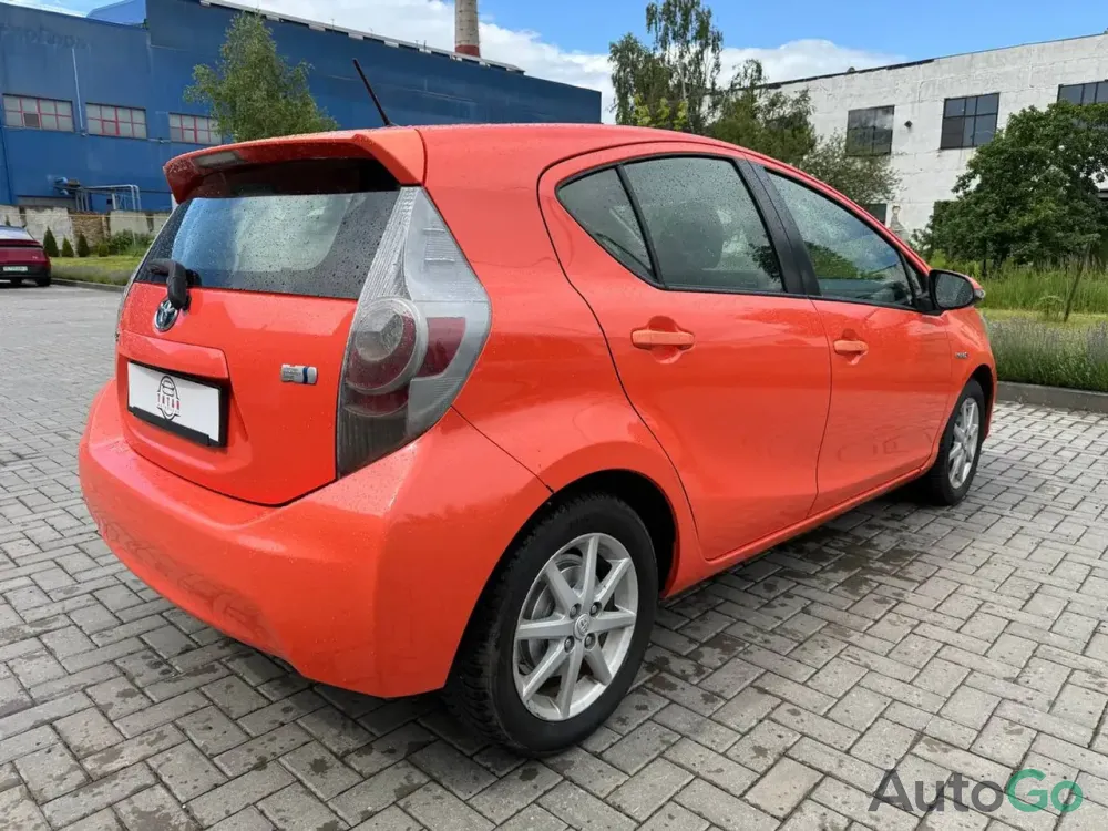 Prius c I