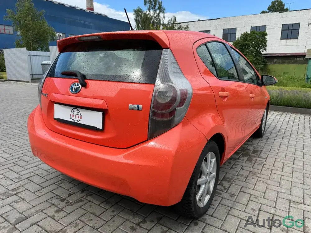  Prius c I