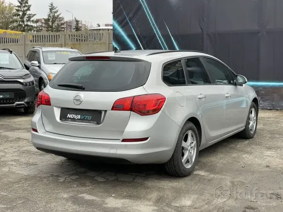 Продажа Opel Astra J, 2011 г., Брест Брест