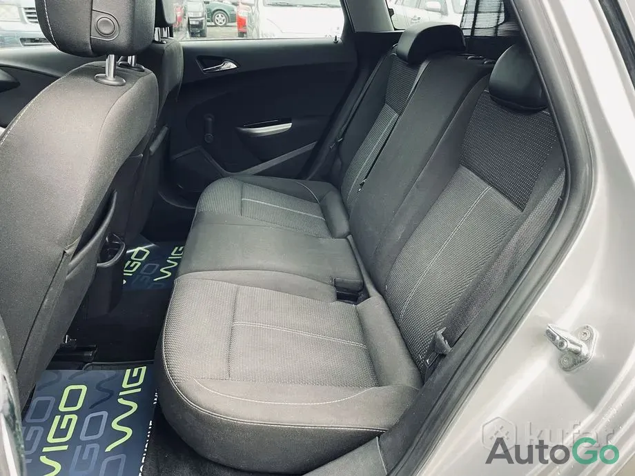 Продажа Opel Astra J, 2011 г., Брест Брест - изображение 10