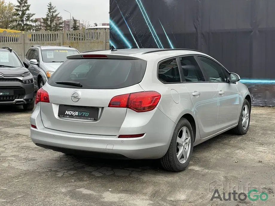 Продажа Opel Astra J, 2011 г., Брест Брест - изображение 5