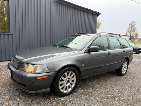Продажа Volvo V40 I Рестайлинг, 2001 г., Барановичи Барановичи