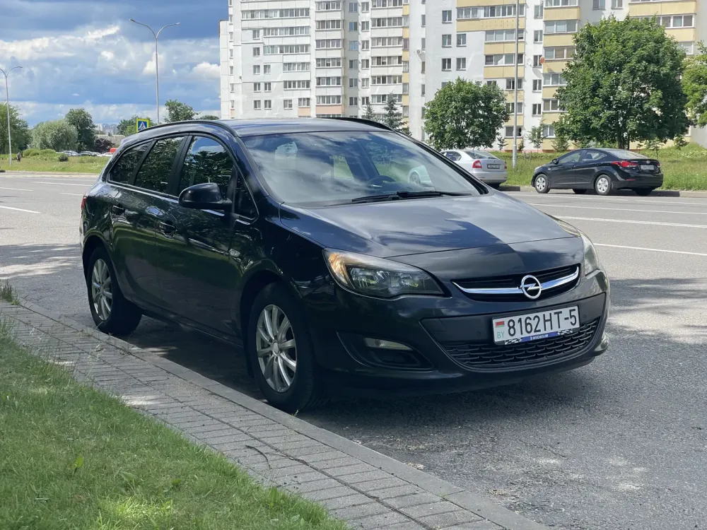 Продажа Opel Astra J Рестайлинг, 2015г., Минск Минск - изображение 1