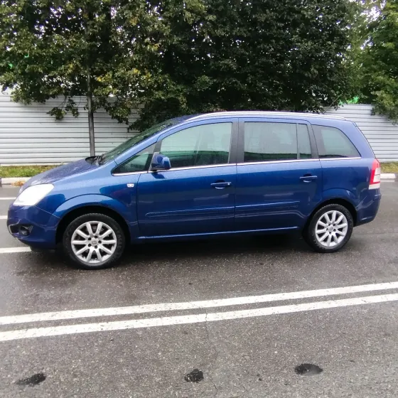 Продажа Opel Zafira B Рестайлинг, 2011г., Минск Минск