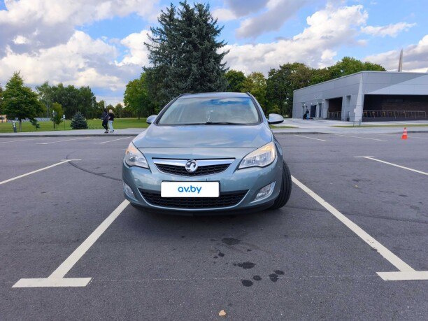 Продажа Opel Astra J, 2012 г. в Жодино Жодино - изображение 1