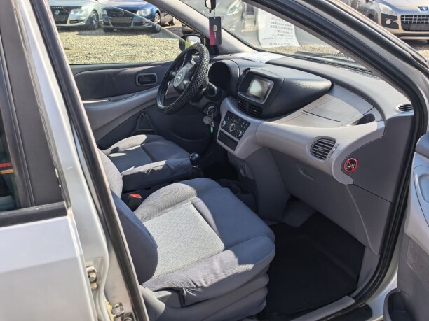 Продажа Nissan Almera Tino I · Рестайлинг, 2003 г. в Слуцке Слуцк - изображение 7