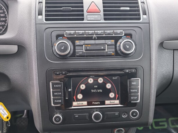 Продажа Volkswagen Touran I · 2-й рестайлинг, 2010 г. в Слуцке Слуцк - изображение 8
