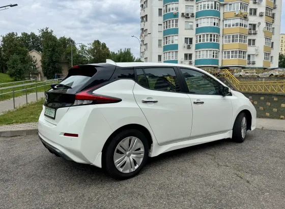 Продажа Nissan Leaf II (ZE1), 2024г., Минск Минск