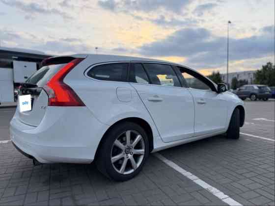 Продажа Volvo V60 I · Рестайлинг, 2018 г. в Минске Минск
