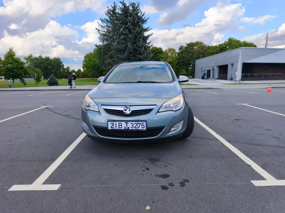 Продажа Opel Astra J, 2012г., Жодино Жодино - изображение 1