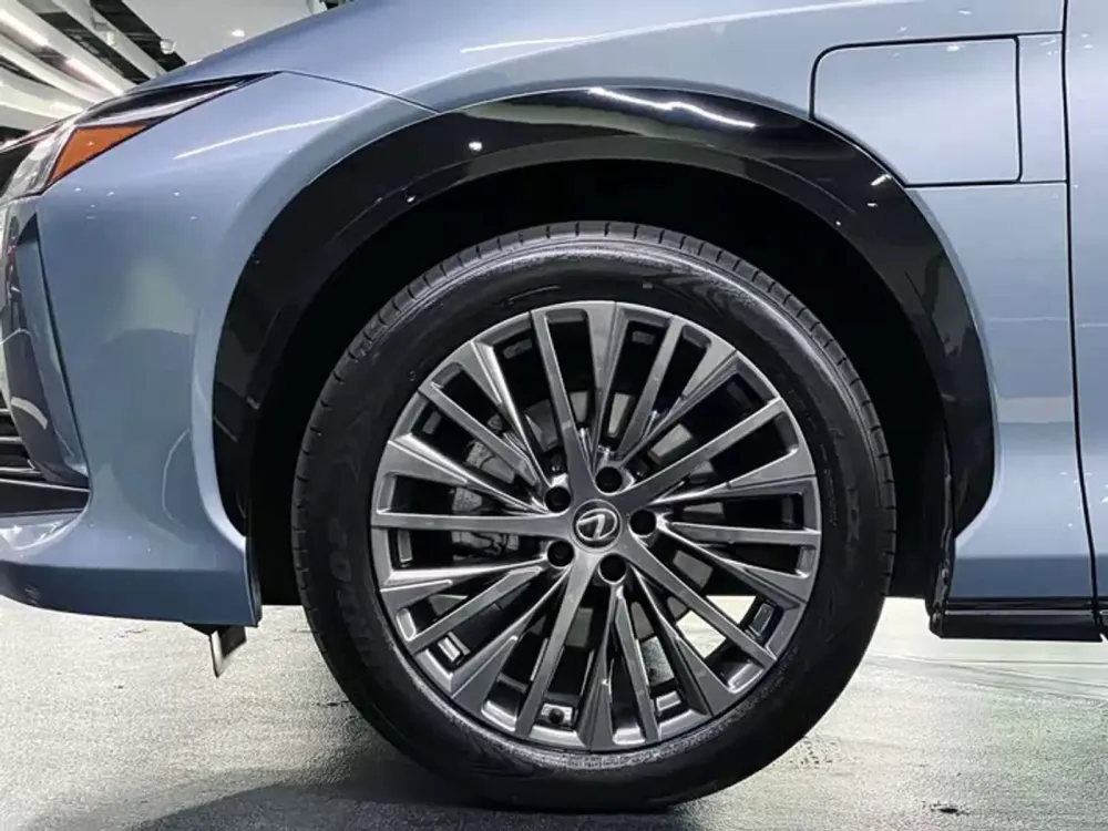 Продажа Lexus RZ I, 2023г., Минск Минск - изображение 13